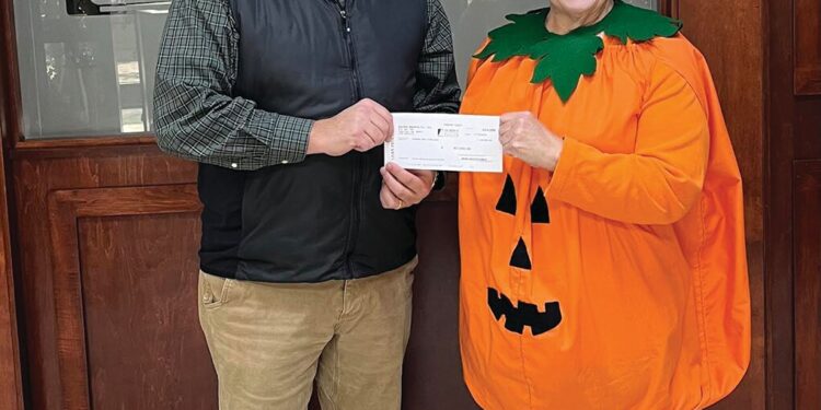 Durden Bank and Swainsboro Rotary donate to Ferst Readers Character Contest