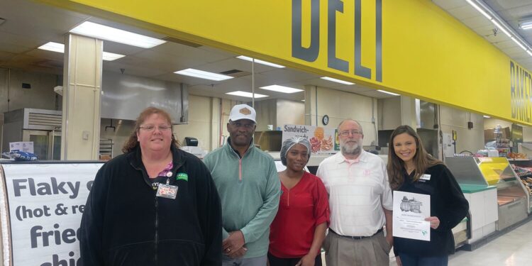 Men’s Golf Association and Harvey’s provide Thanksgiving meals