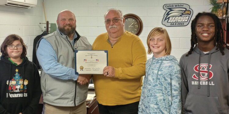 Brier Creek Chapter presents U.S. Flag Certificate