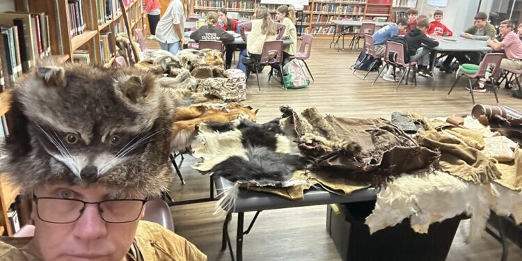 Compatriot Burke presents his Traveling Trunk program