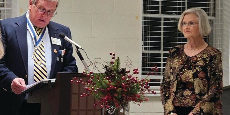 DAR and SAR enjoy Christmas dinner