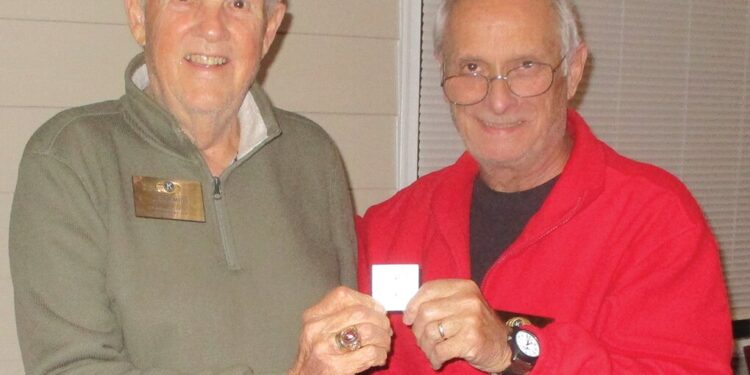 Kiwanis plays Christmas Bingo