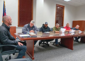 Commissioners begin new year