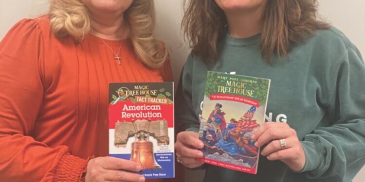 DAR donates books to TCE