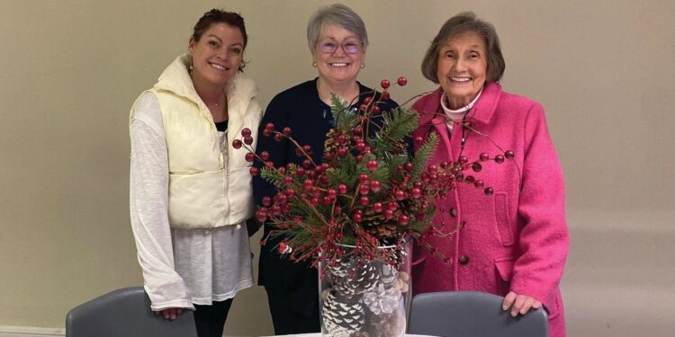 Seedling Garden Club holds meeting