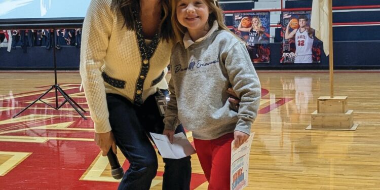 Addyson Harvey receives kindness award at DEA