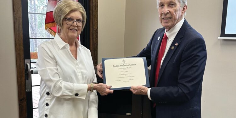 DAR presents Community Service Award to John Tapley