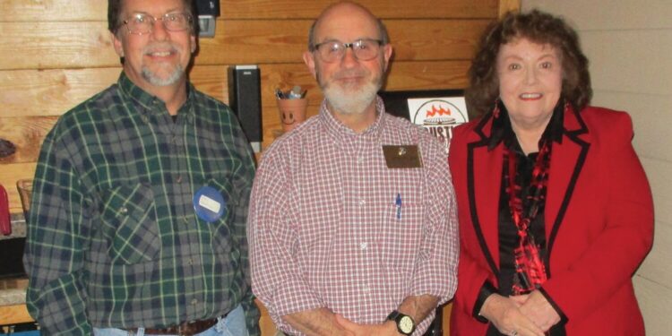Palmer speaks to Kiwanis