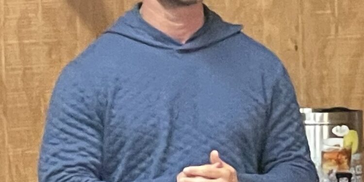 Singletary speaks to the Veterans