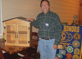 Cerpovicz speaks to Kiwanis