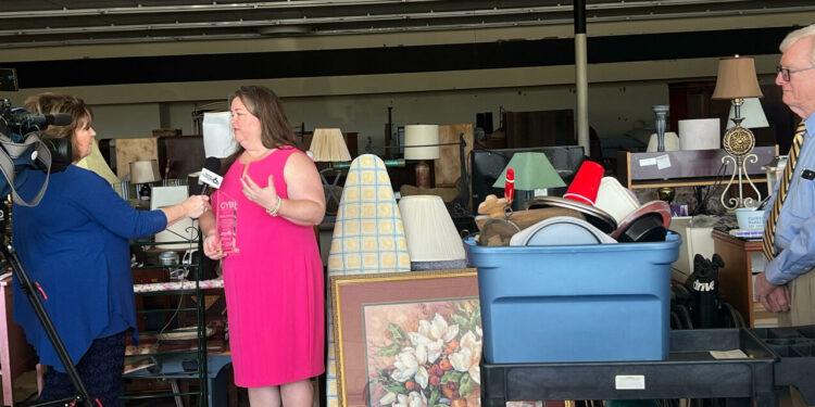 Hancock receives 'Giving Your Best Award'