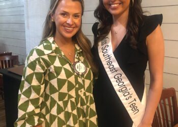 Johnson speaks to Rotary Club