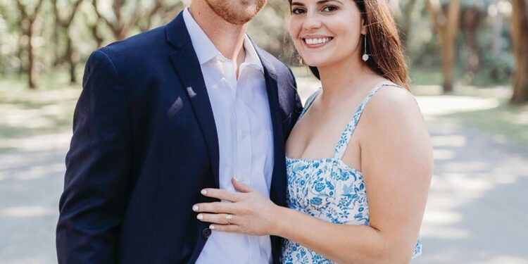 Miss Cowart, Mr. Hutson to exchange vows