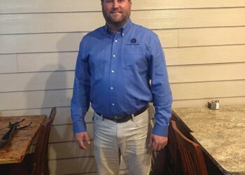 Tucker speaks to Rotary Club