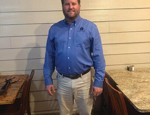 Tucker speaks to Rotary Club