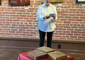 Bernard art exhibition draws crowd