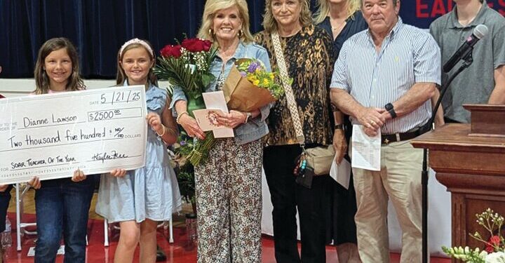Dianne Lawson receives DEA’s SOAR Teacher of the Year Award