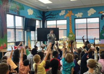 Mayor Donaldson brings local government to life for Twin City students