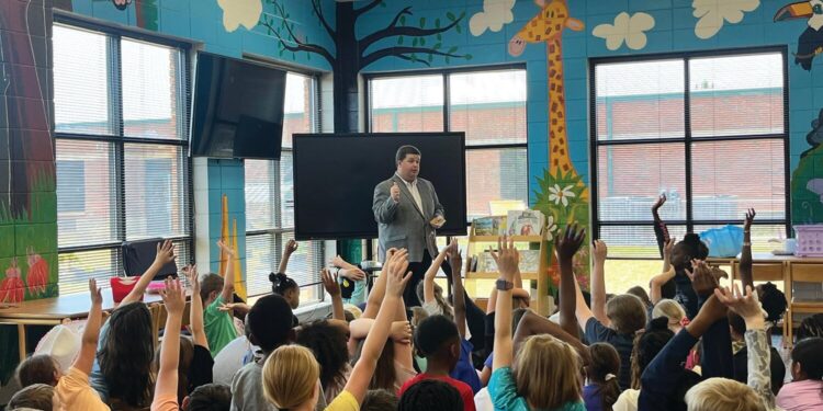 Mayor Donaldson brings local government to life for Twin City students