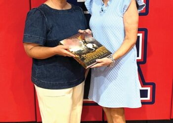 DAR donates book to DEA