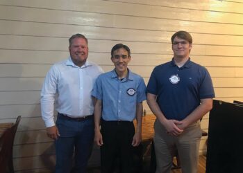 Dr. Davis speaks to Rotary Club