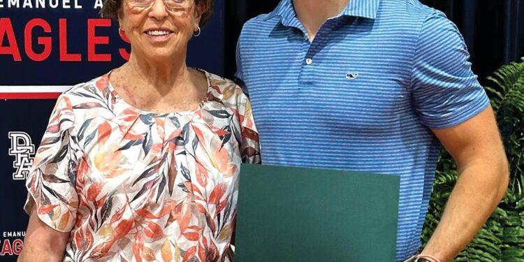 Emanuel County Family Connection awards scholars