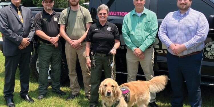 Sheriff Brewer speaks to Exchange Club