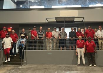 Veterans tour the new "Old Dixie Theatre"