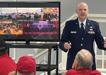 1Lt. Sconyers speaks to Veterans