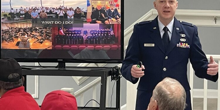 1Lt. Sconyers speaks to Veterans