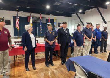 Commander Bush attends District meeting