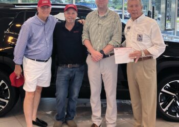 Daniels Chevrolet donates to Wreaths Across America