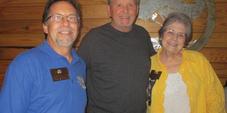 Dr. Hall speaks to Kiwanis
