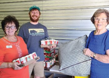 Family Connection starts year with Weekend Blessing Service Project