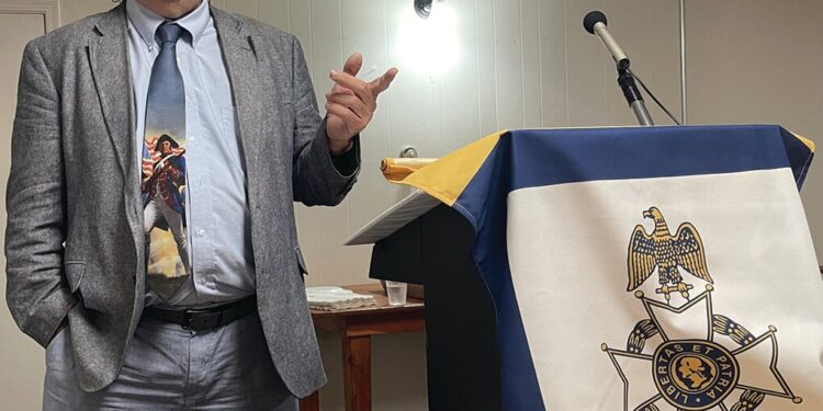 Daughtry speaks to the Wiregrass Chapter