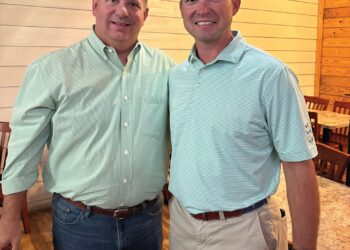 Yeomans speaks to Swainsboro Rotary Club