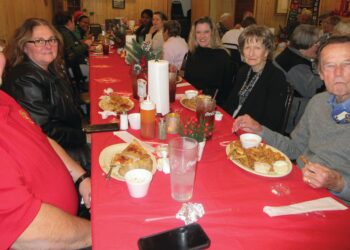 Kiwanis holds Christmas dinner
