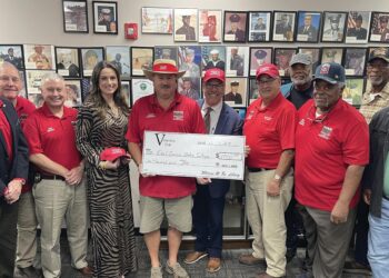 Marrero speaks to the Veterans