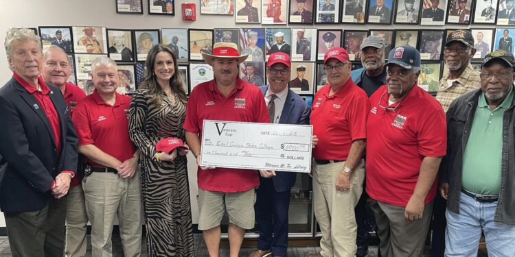 Marrero speaks to the Veterans