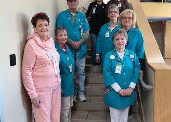 EMC Volunteers gather for Christmas luncheon