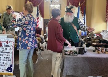 Skunk Brigade presents Travelin Trunk programs to DAR