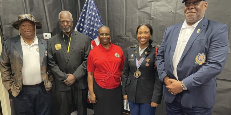 Stanford speaks to the Veterans