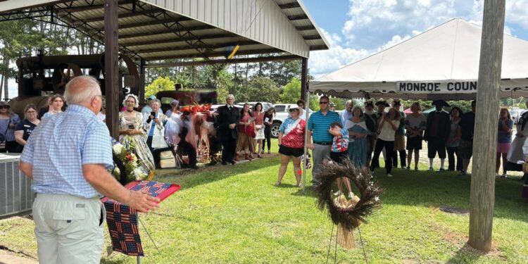 Skunk Brigade presents Traveling Trunk program in Forsyth