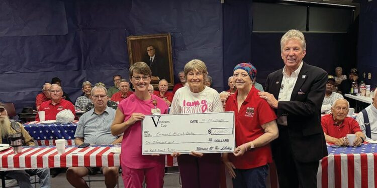 Freeman speaks to Veterans at the Library